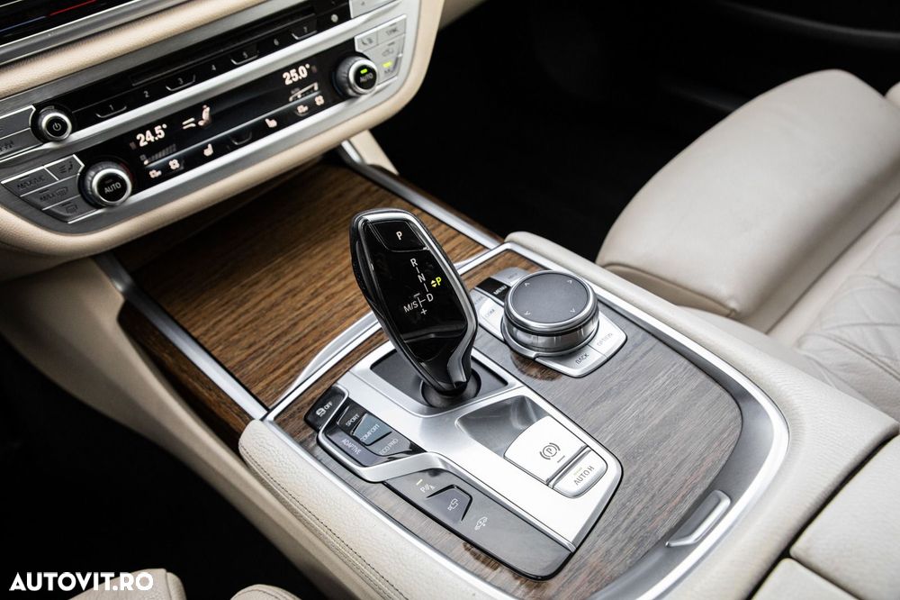 BMW Seria 7 730d xDrive - 23