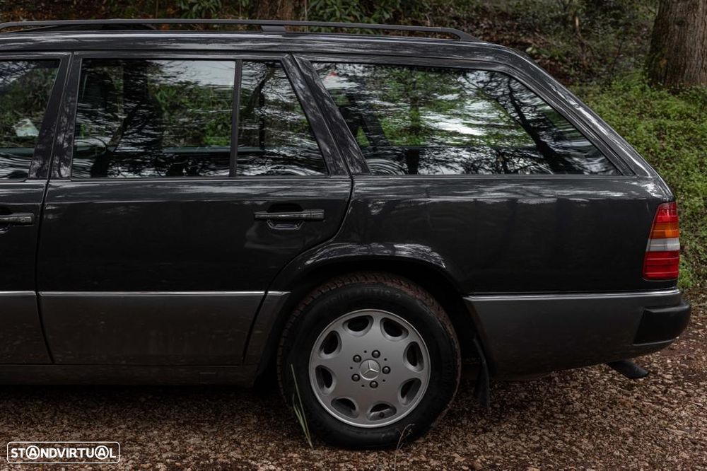 Mercedes-Benz E 220 Standard - 4