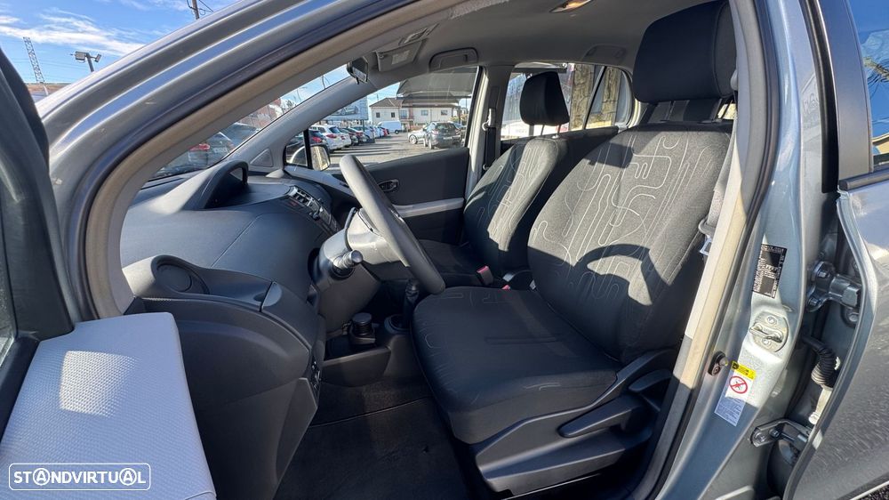 Toyota Yaris 1.0 VVT-i Comfort+AC - 13