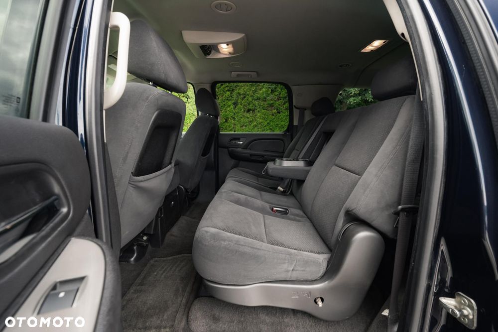 Chevrolet Suburban - 15