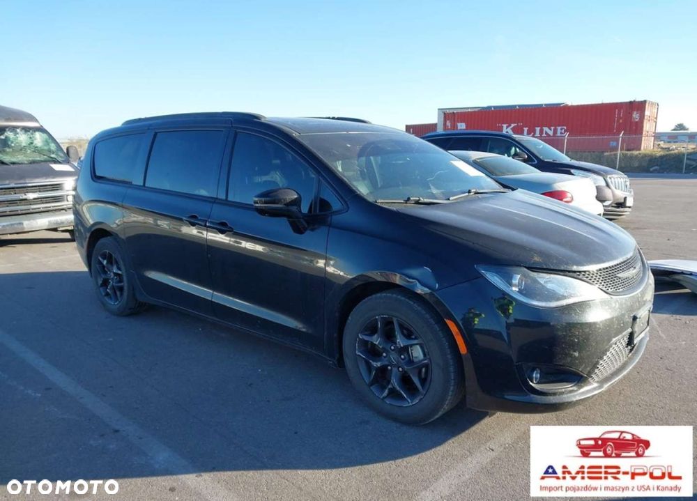 Chrysler Pacifica - 1