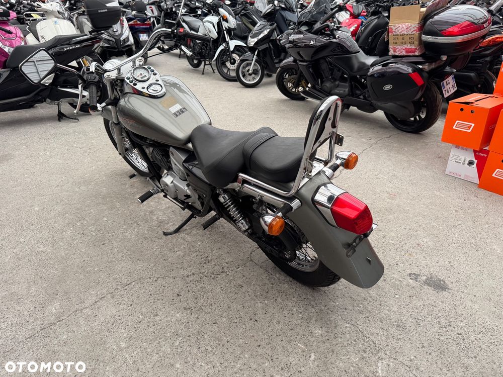 Honda Shadow - 5