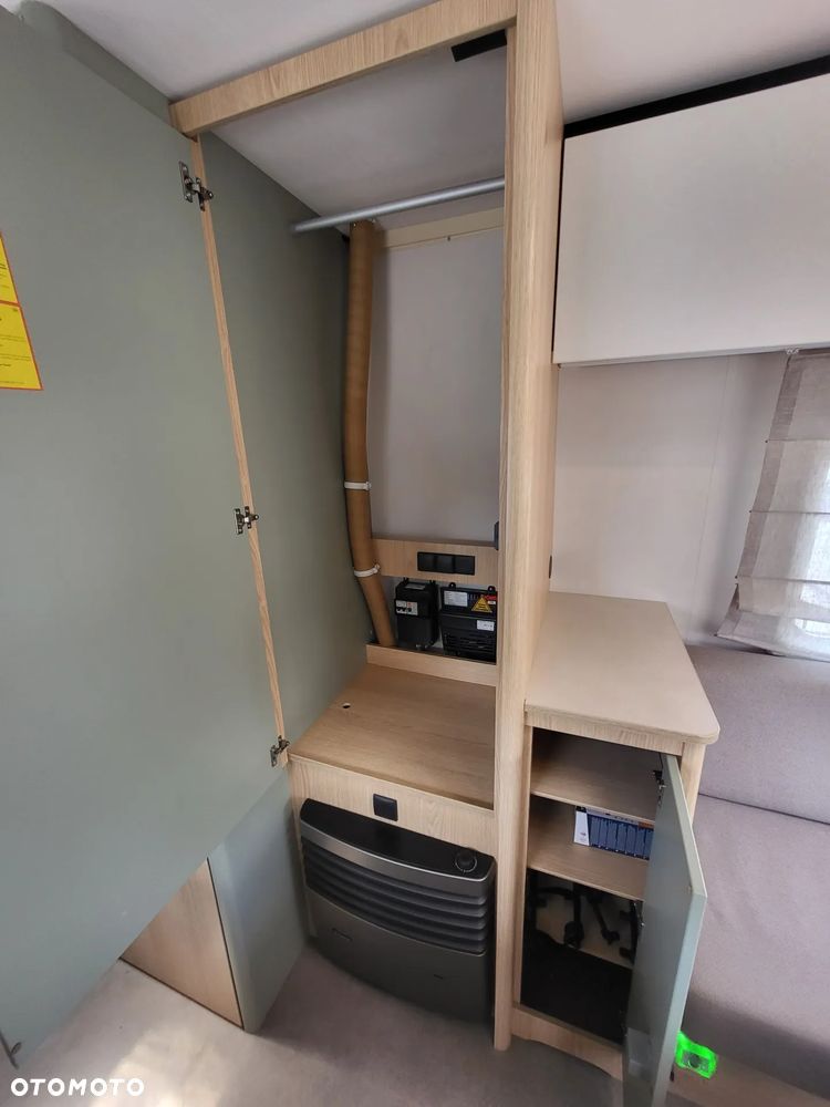 LMC Style 530 E - Łóżka wzdłużne + salon podkowa - 19