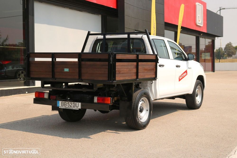Toyota Hilux 2.4 D-4D 4WD CD CM - 9