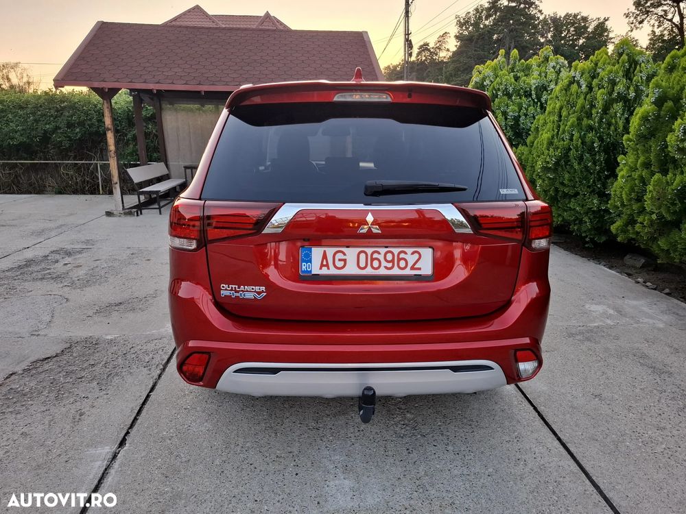 Mitsubishi Outlander - 16