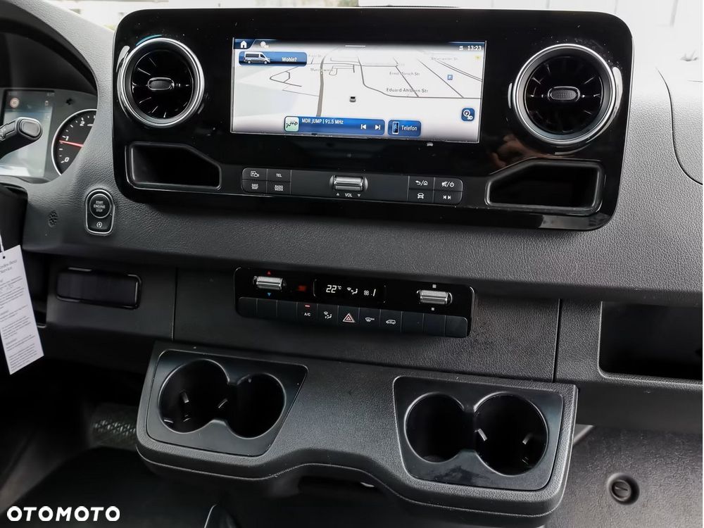 Mercedes-Benz Sprinter - 12