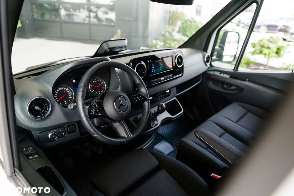 Mercedes-Benz Sprinter - 7