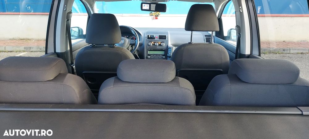 Volkswagen Touran - 14