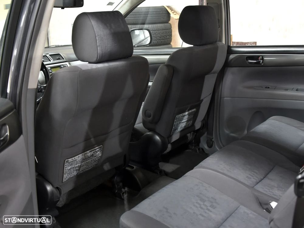 Toyota Avensis Verso 2.0 D-4D Sol - 8