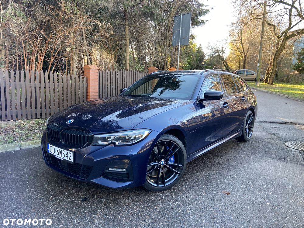 BMW Seria 3 330e M Sport - 1