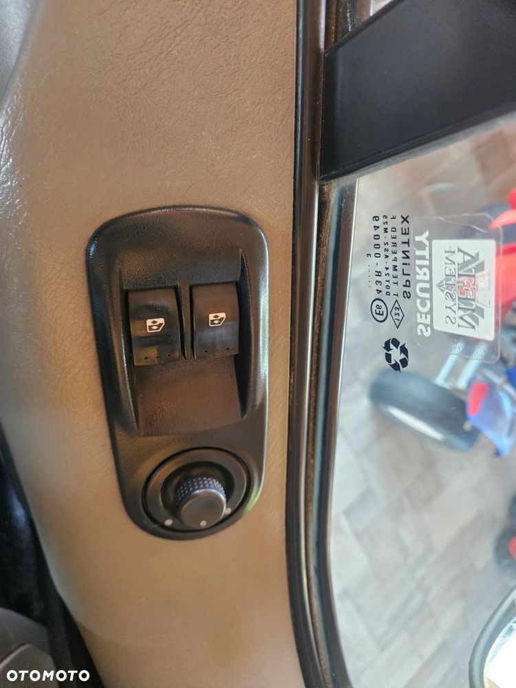 Renault TRAFIC - 23