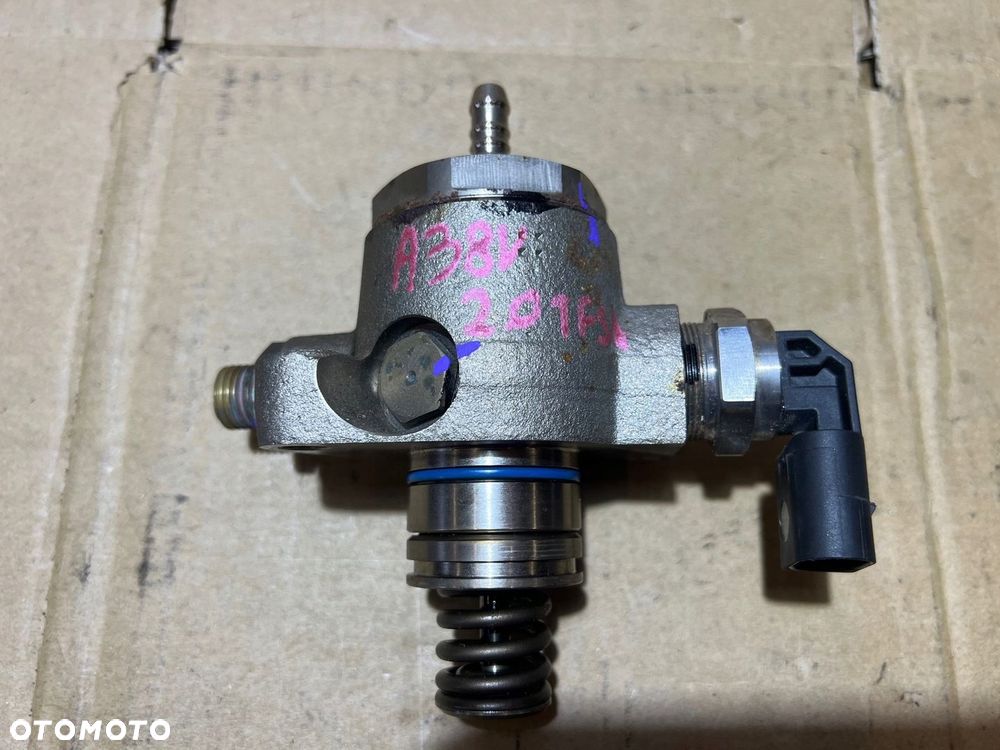 AUDI A3 8V 2.0 TFSI POMPA PALIWA 06L127025N - 1