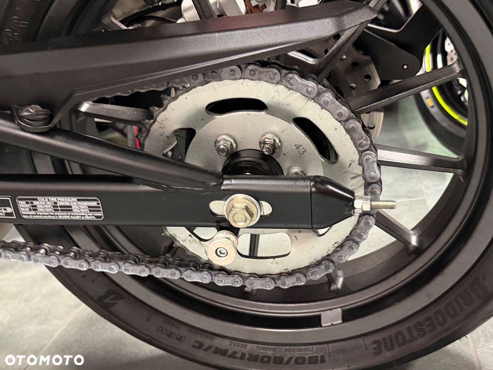 Benelli TRK 251 - 29