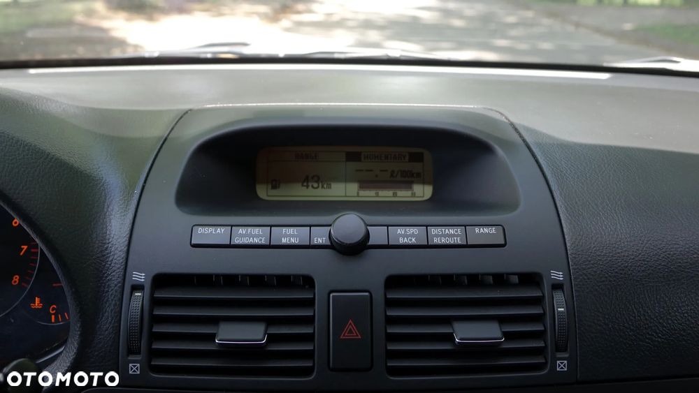 Toyota Avensis - 17