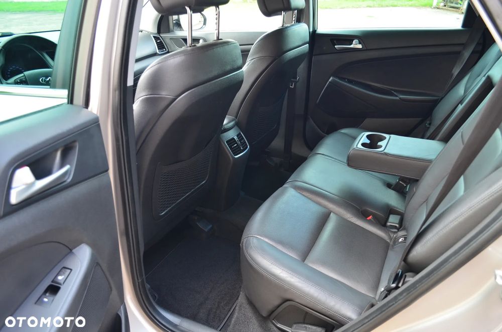 Hyundai Tucson blue 1.6 GDi 2WD Navi - 16