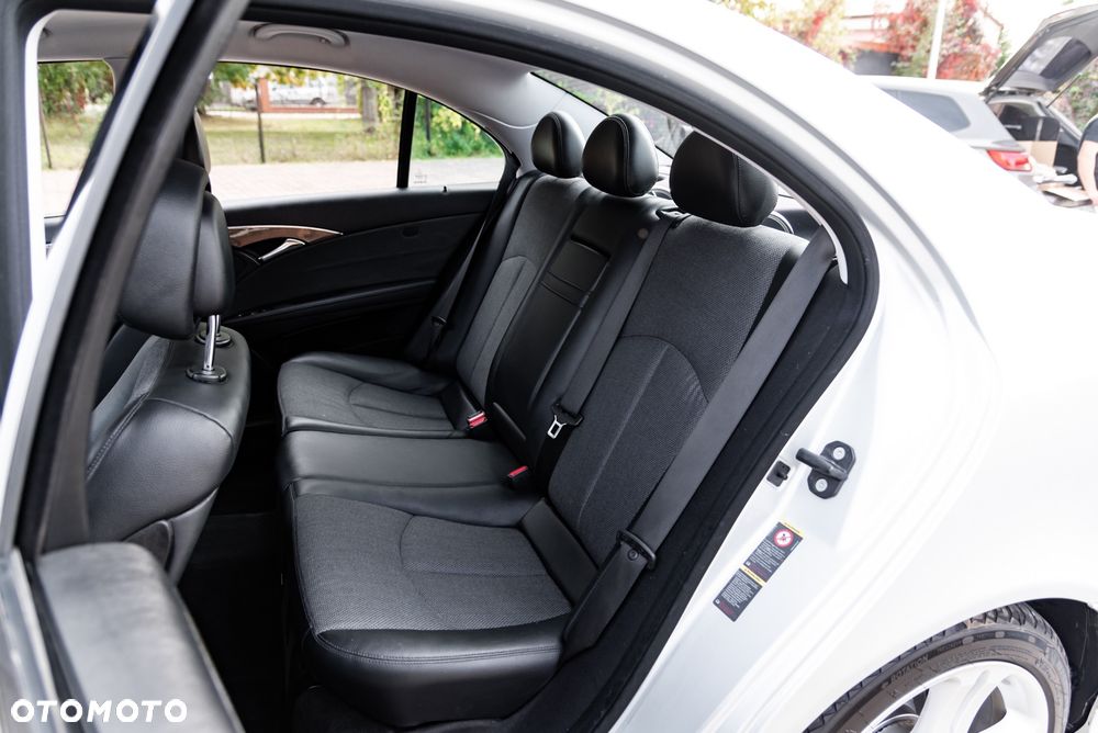 Mercedes-Benz Klasa E 220 CDI Automatik Avantgarde - 22