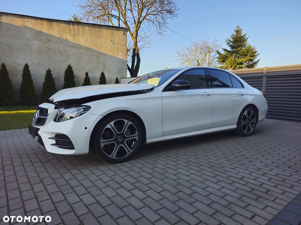 Mercedes-Benz Klasa E 220 d 9G-TRONIC AMG Line - 2