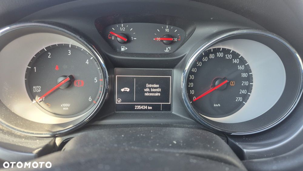 Opel Astra 2017 rok 1.6 diesel nowy rozrząd - 13