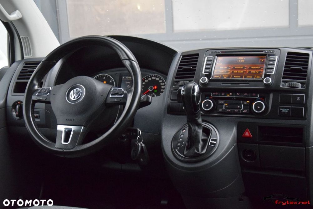 Volkswagen Caravelle - 25