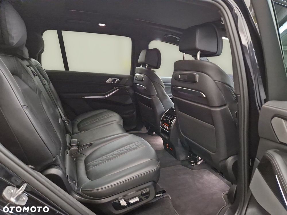 BMW X7 - 27
