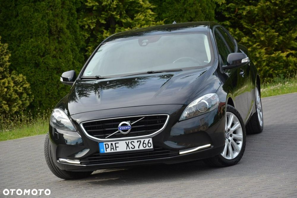 Volvo V40 T4 R-Design Momentum - 2