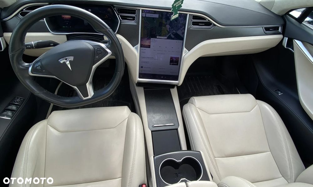 Tesla Model S - 13