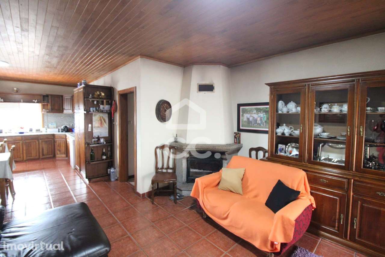 Moradia terrea V3 isolada com 150m² na periferia da cidade - Grande imagem: 2/20