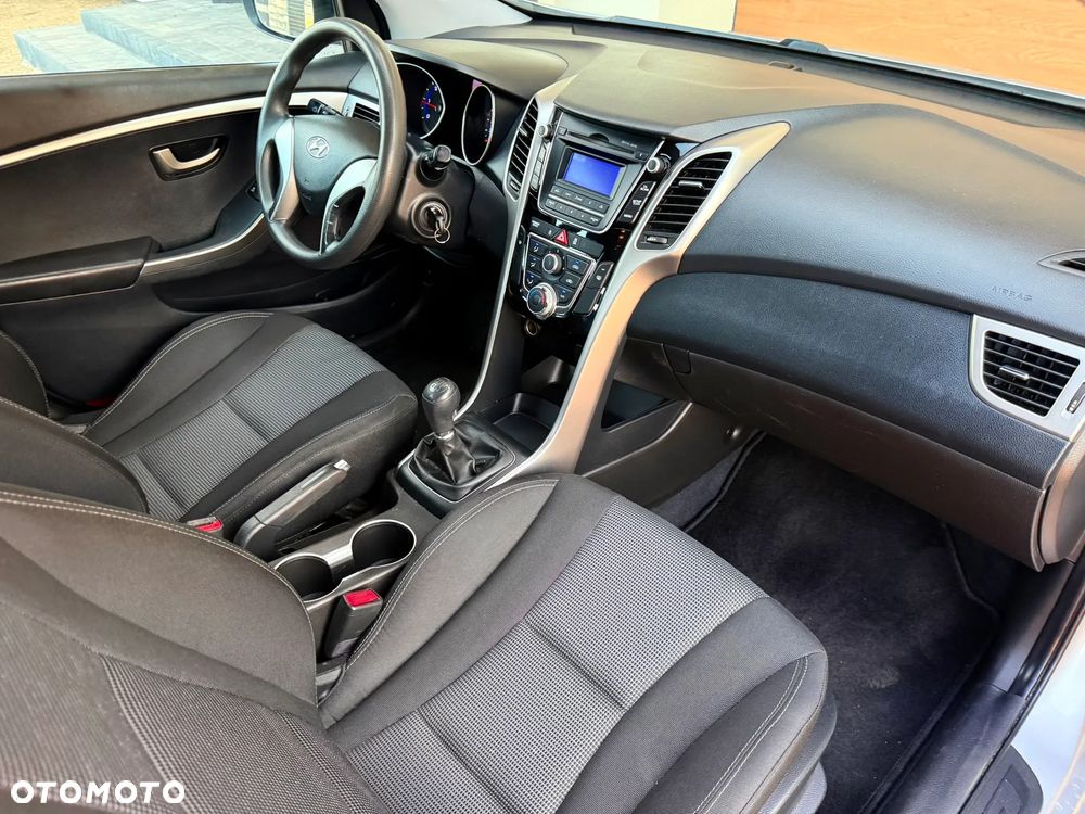 Hyundai i30 1.4 CRDi Advantage - 11