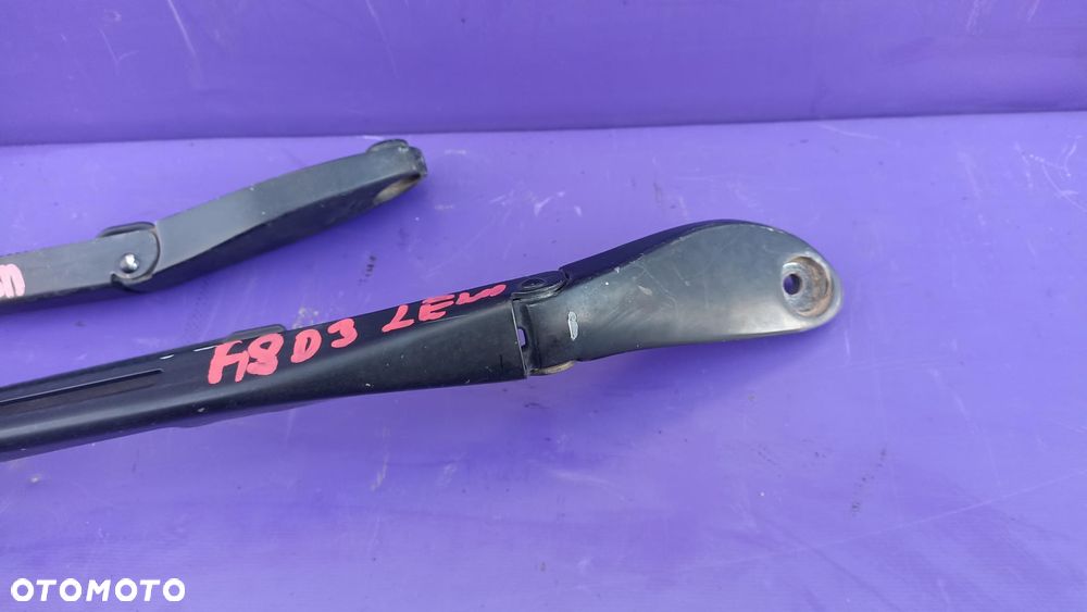 AUDI A8 D3 RAMIONA WYCIERACZEK PRZÓD EUROPA RAMIE - 2