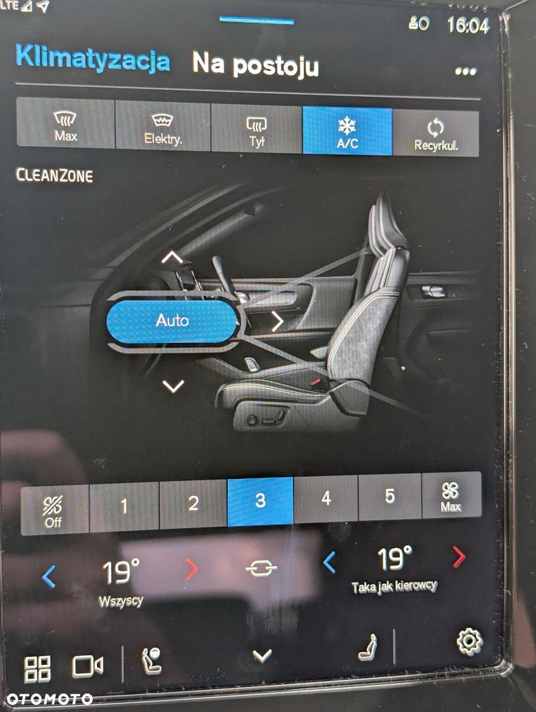 Volvo XC 40 B4 B AWD DKG Ultimate Dark - 32