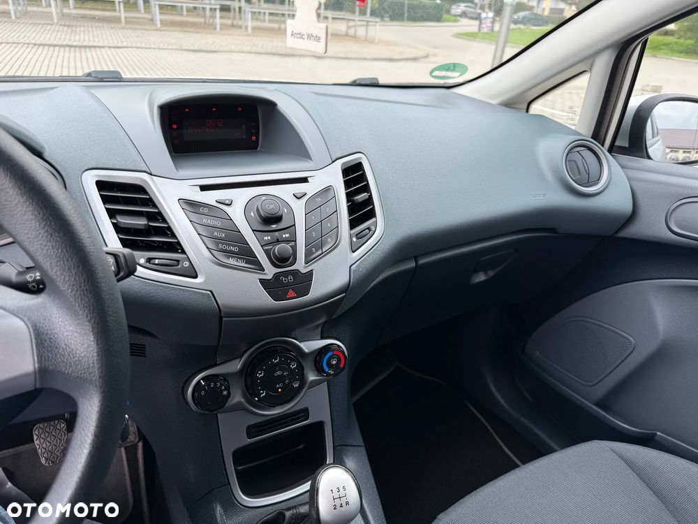 Ford Fiesta 1.25 Ambiente - 28
