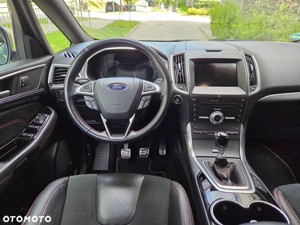 Ford S-Max - 8