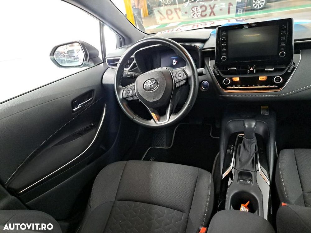 Toyota Corolla 1.8 Hybrid - 6