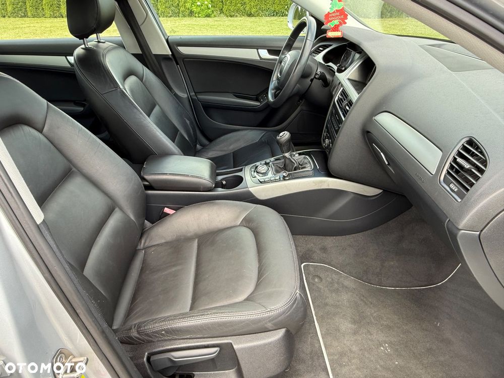 Audi A4 Limousine - 32