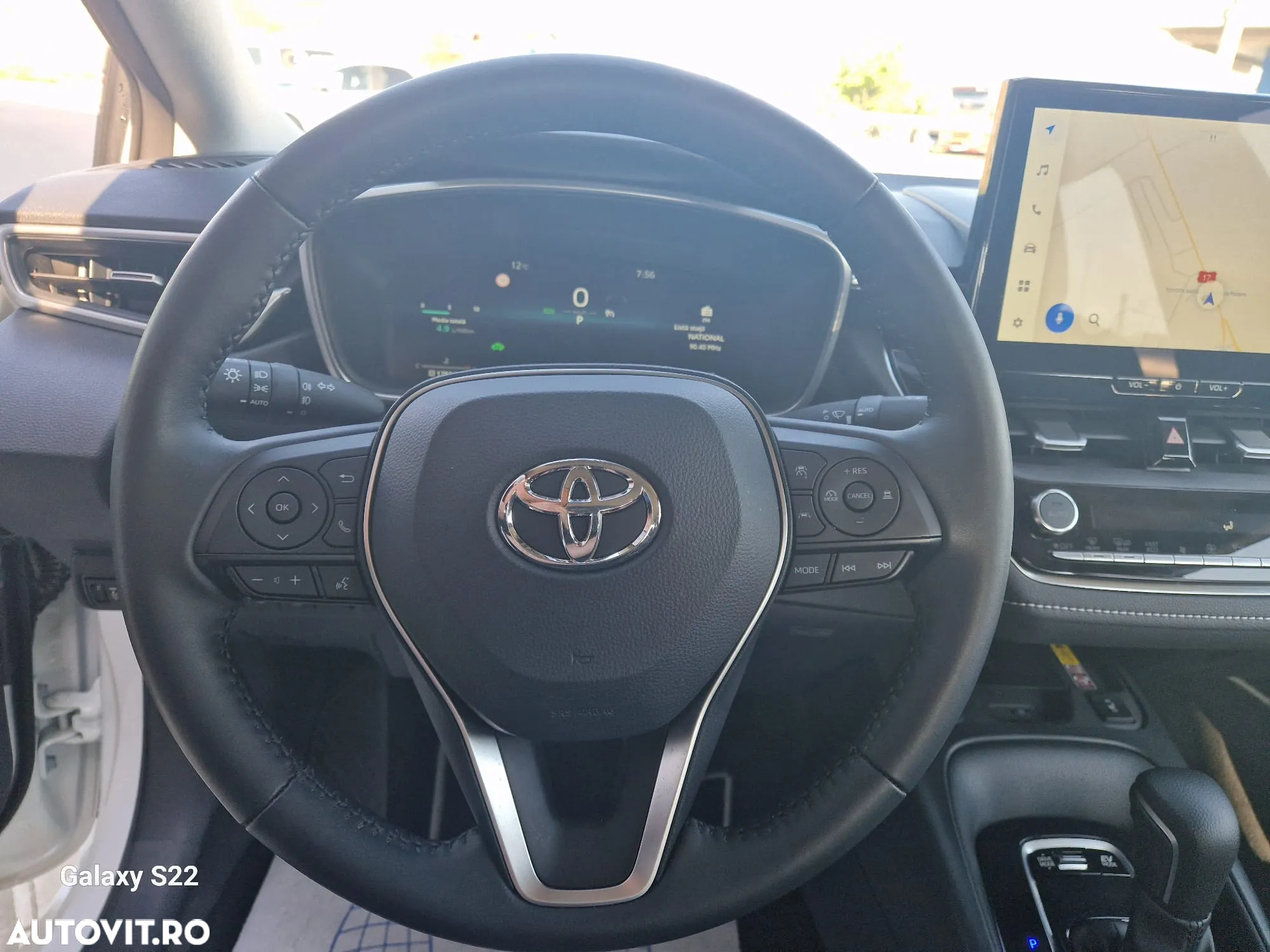 Toyota Corolla 1.8 HSD Business - 12