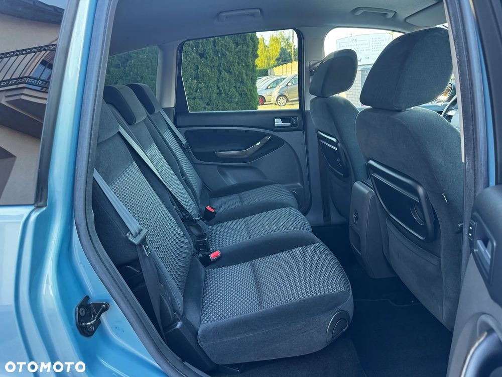 Ford C-MAX 2.0 TDCi DPF Ghia - 36