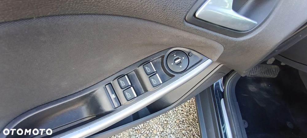 Ford Focus 1.6 FF Titanium - 25
