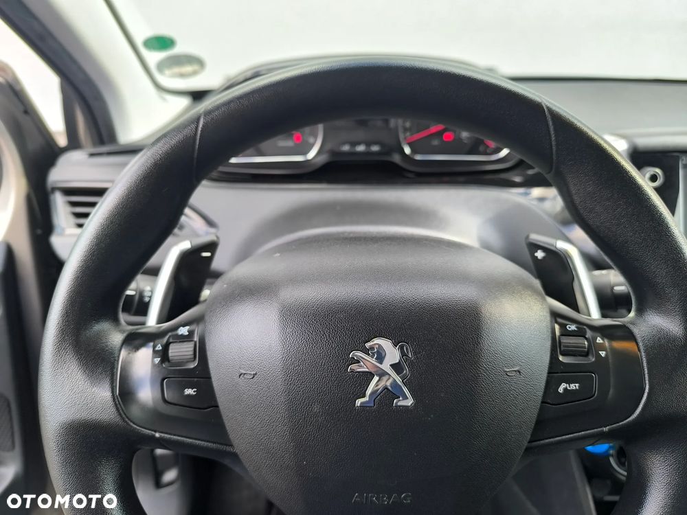 Peugeot 208 - 28