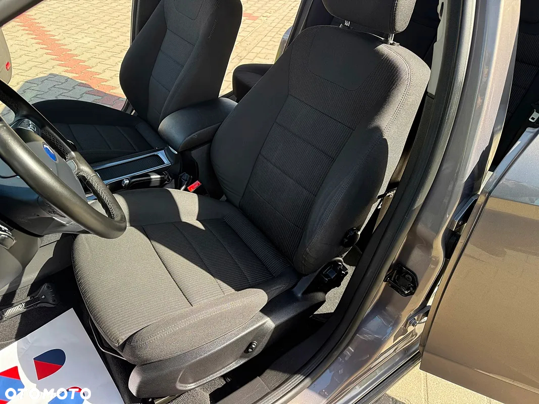 Ford Mondeo 1.6 T Platinium X Plus (Titanium) - 30