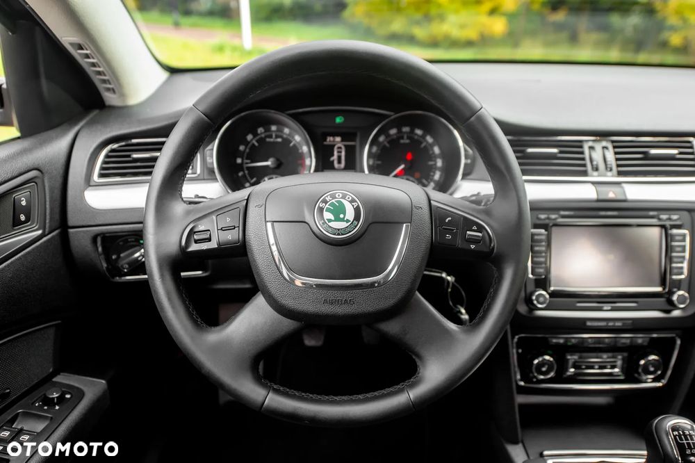 Skoda Superb 2.0 TDI 4x4 L&K - 19