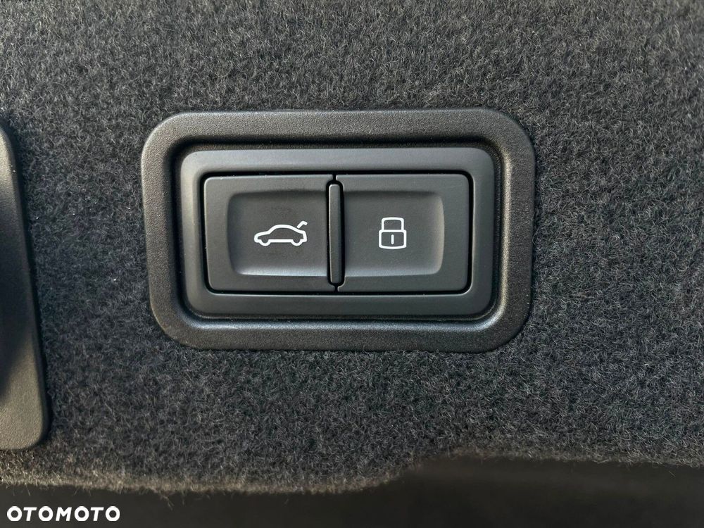 Audi A8 - 10