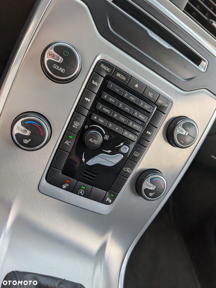 Volvo V70 D3 Geartronic Kinetic - 35