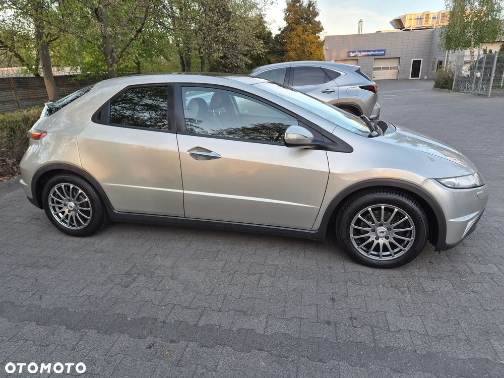 Honda Civic 1.8 Executive - 3