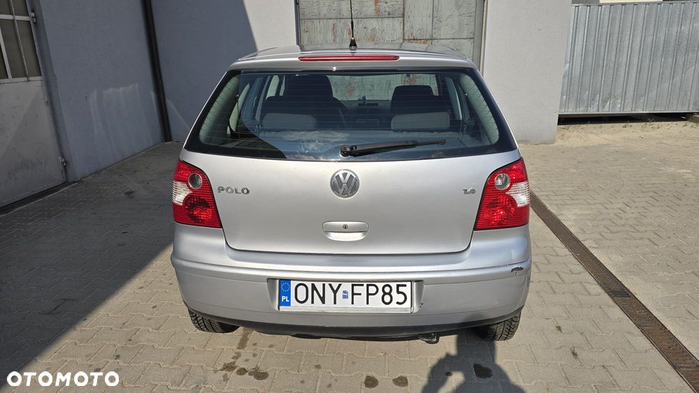 Volkswagen Polo 1.4 16V Comfortline - 13
