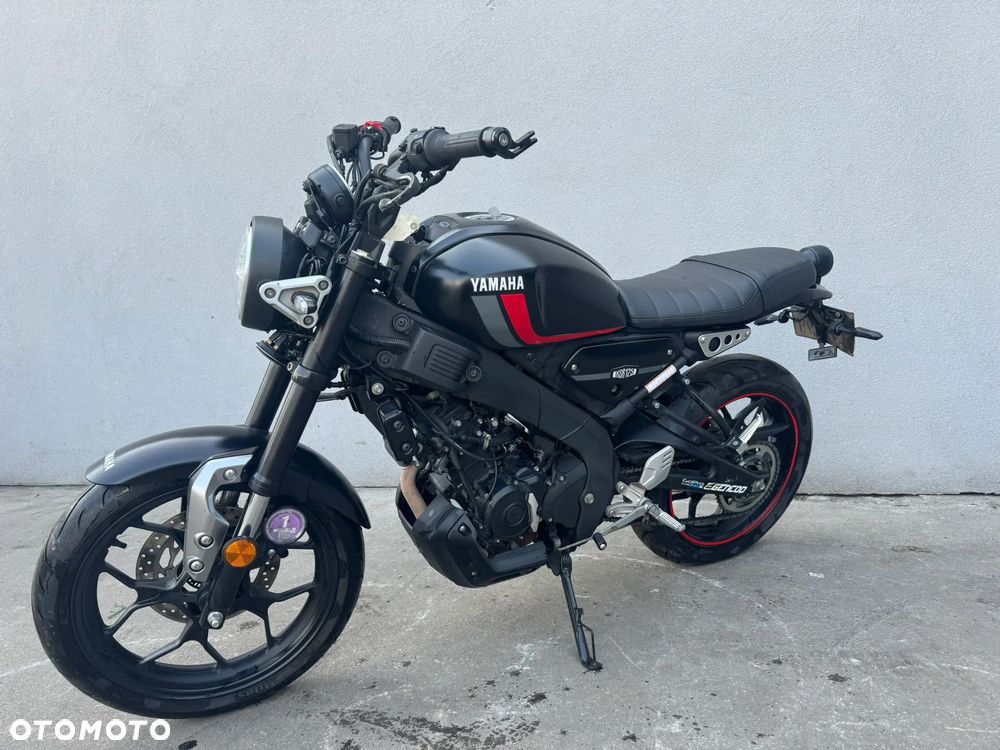 Yamaha XSR - 6