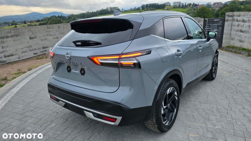 Nissan Qashqai 1.3 DIG-T mHEV 4x4 N-Connecta Xtronic - 4