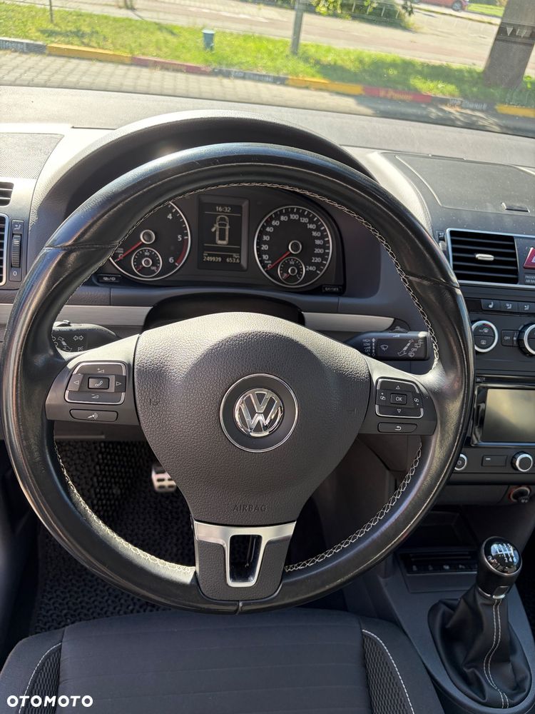 Volkswagen Touran 2.0 TDI DPF BlueMotion Technology Cup - 20