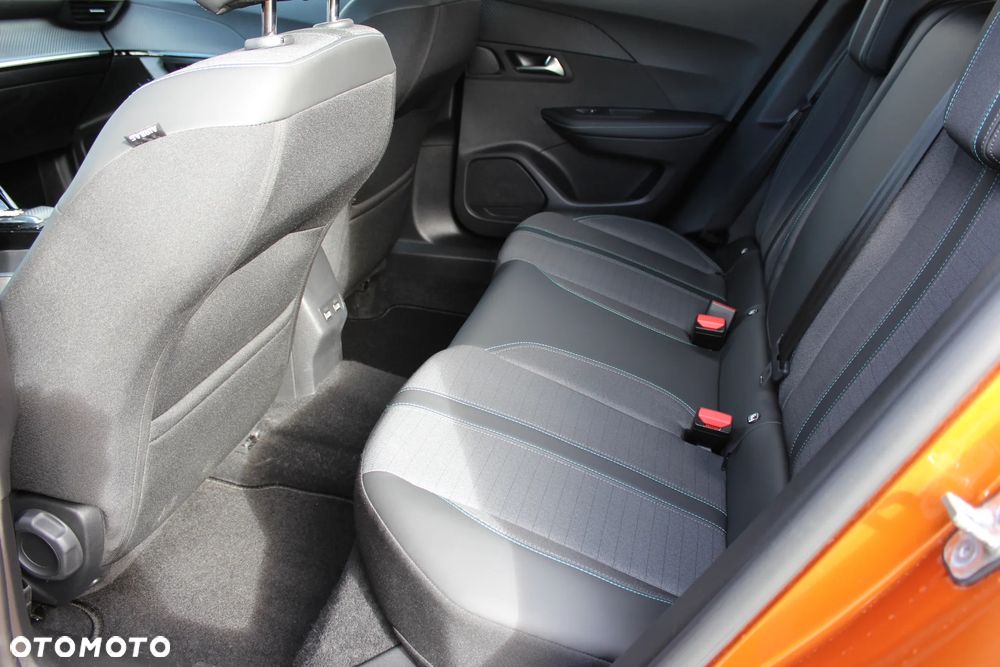 Peugeot 2008 1.5 BlueHDi Allure S&S EAT8 - 11