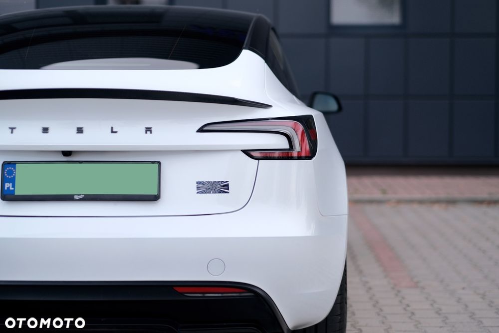 Tesla Model 3 2025 photo 3