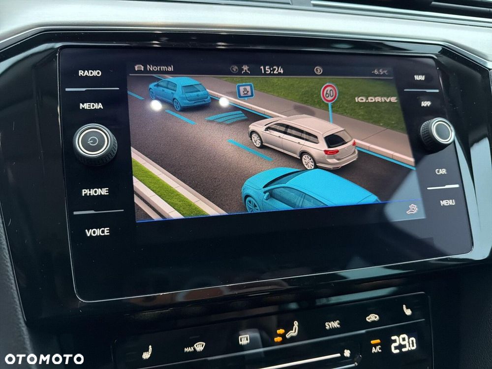 Volkswagen Passat - 31